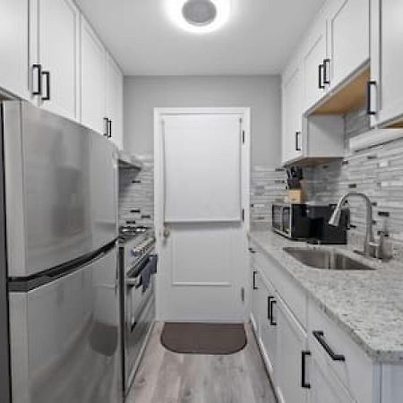 Urban Elegance Retreat In Downtown Rochester Bagian luar foto