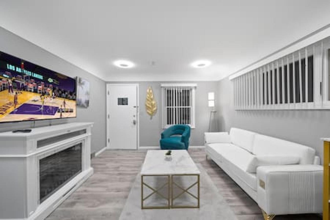 Urban Elegance Retreat In Downtown Rochester Bagian luar foto